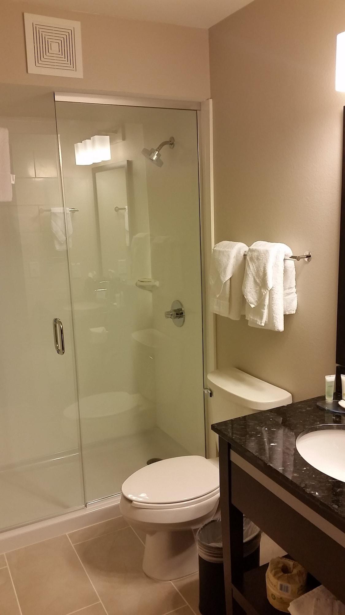 Best Western Harvest Inn & Suites Grand Forks Ngoại thất bức ảnh