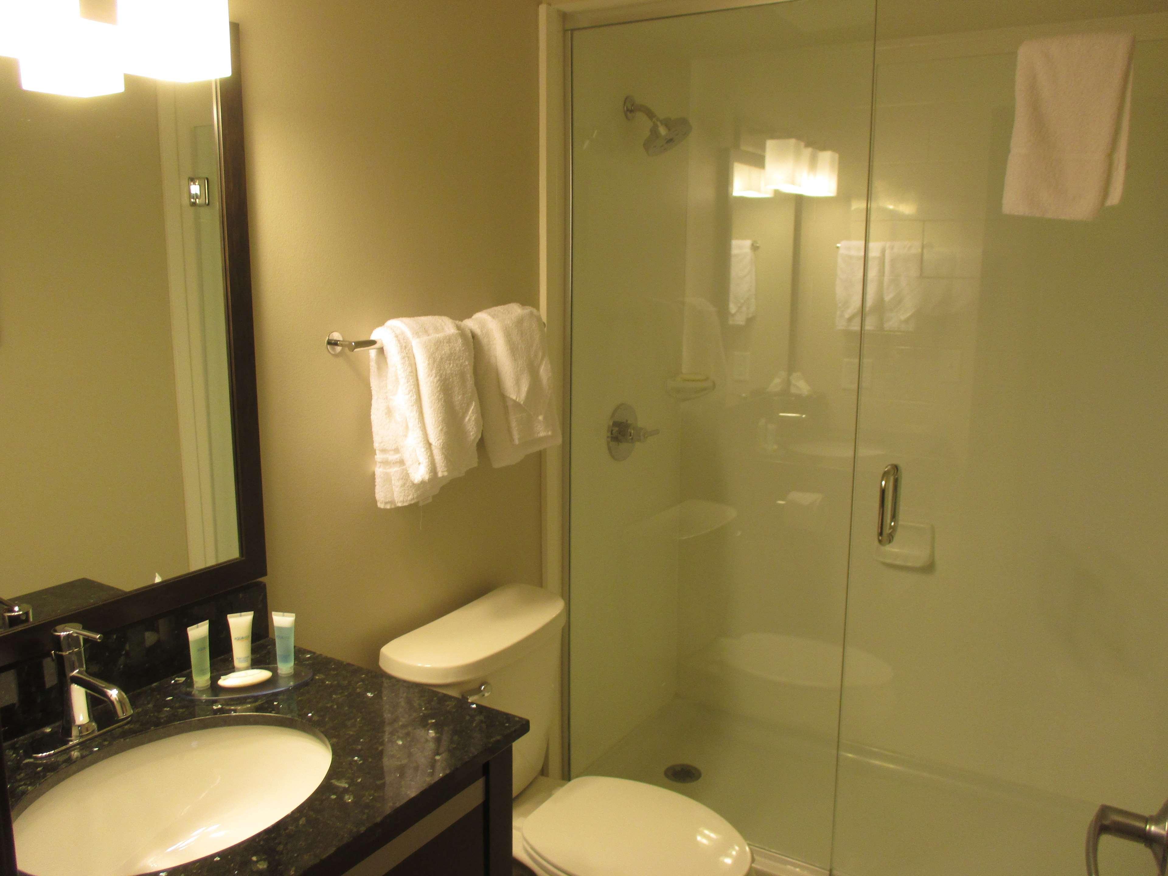 Best Western Harvest Inn & Suites Grand Forks Ngoại thất bức ảnh