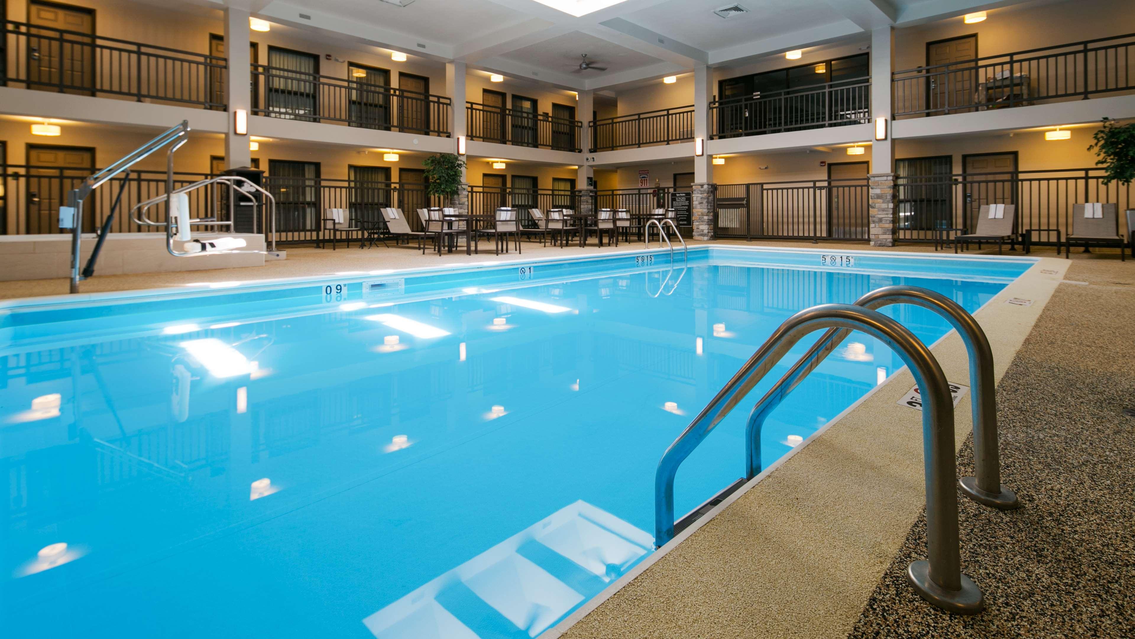 Best Western Harvest Inn & Suites Grand Forks Ngoại thất bức ảnh