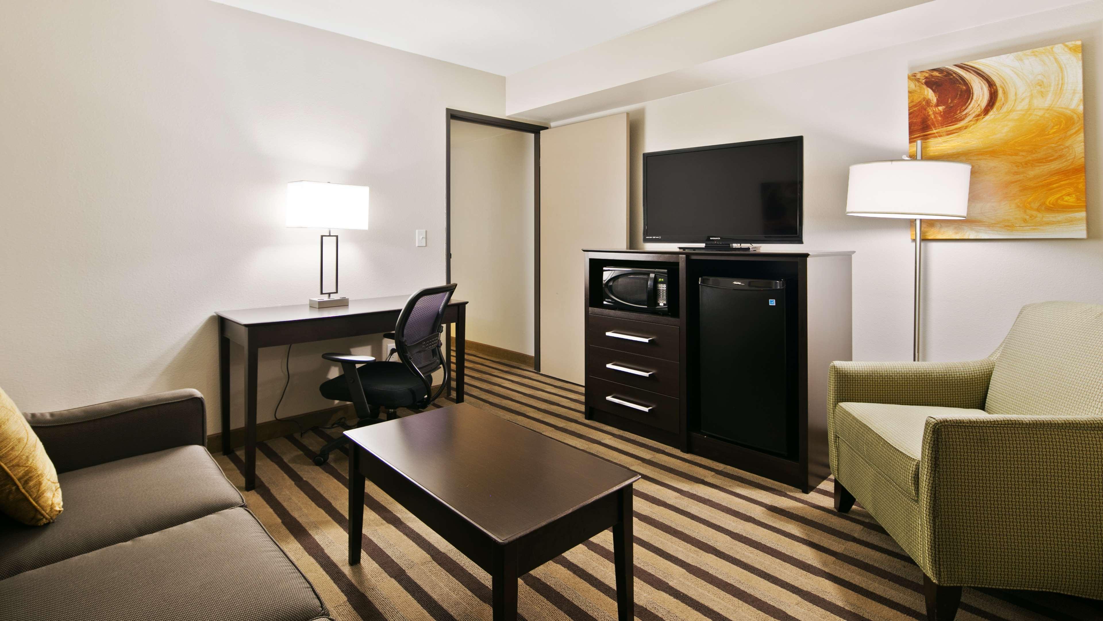 Best Western Harvest Inn & Suites Grand Forks Ngoại thất bức ảnh
