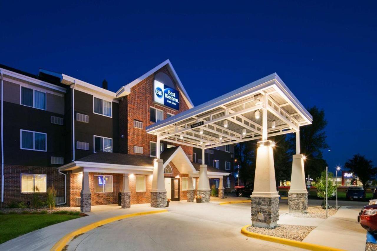 Best Western Harvest Inn & Suites Grand Forks Ngoại thất bức ảnh