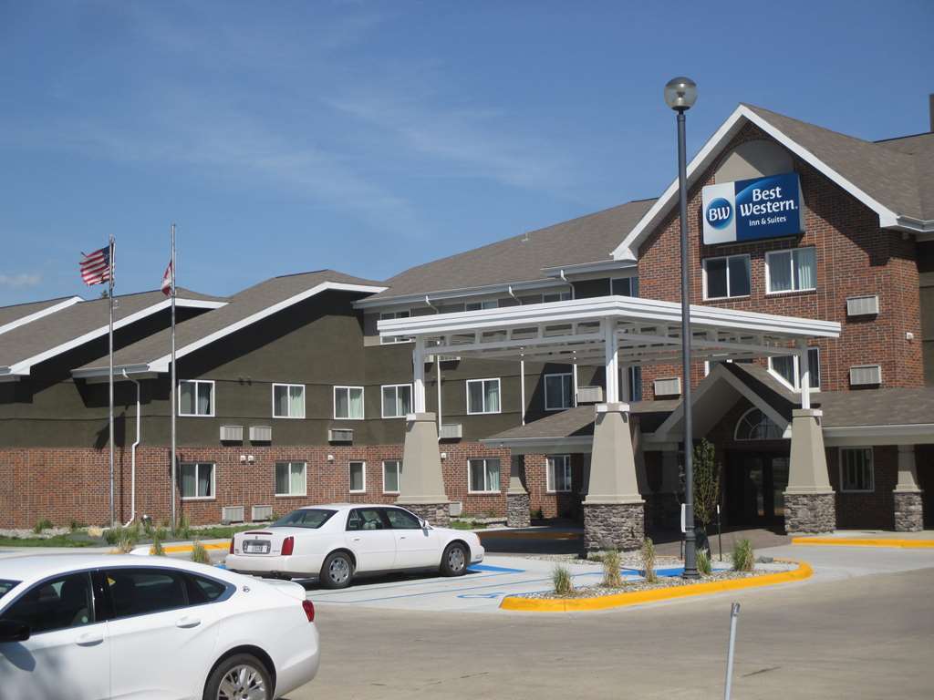 Best Western Harvest Inn & Suites Grand Forks Ngoại thất bức ảnh