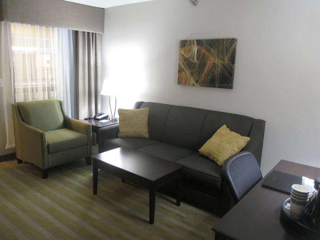 Best Western Harvest Inn & Suites Grand Forks Phòng bức ảnh
