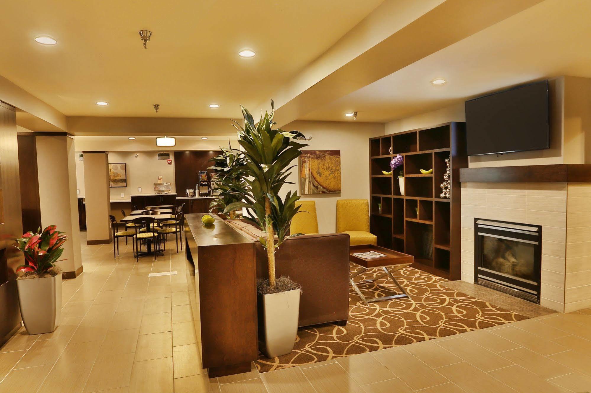 Best Western Harvest Inn & Suites Grand Forks Ngoại thất bức ảnh